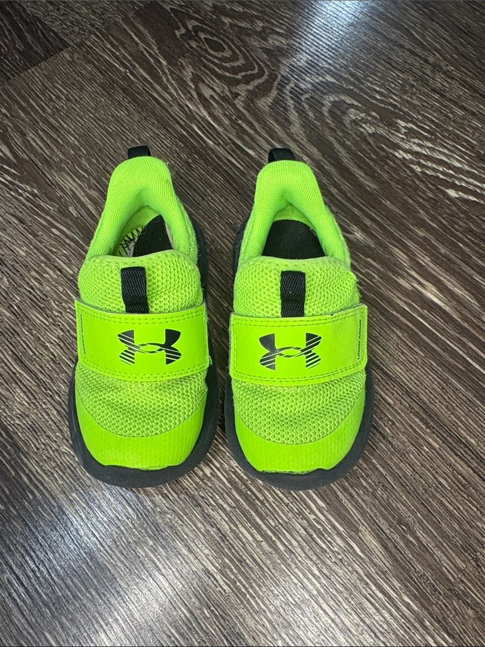 Toddler Boys Neon Green Under Armour Shoes size 7k